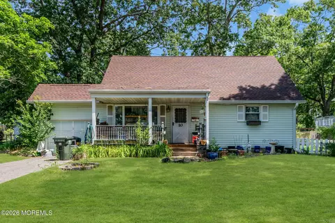 10 Colorado Dr, Jackson, NJ 08527