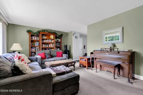 Living - 100 Susan Dr, Jackson, NJ 08527 photo 2 of 2