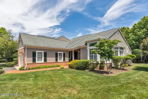 11 Old Farm Rd, Little Silver, NJ 07739