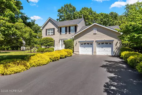 9 Edie Ln, Howell, NJ 07731