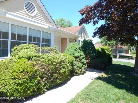 1173 Thornbury Ln # B, Manchester, NJ 08759