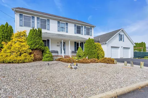 460 Cedar Dr, Lanoka Harbor, NJ 08734