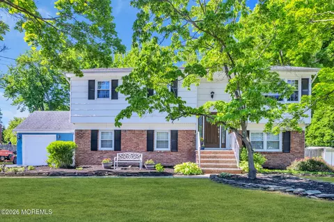 62 Warren Pl, Middletown, NJ 07748