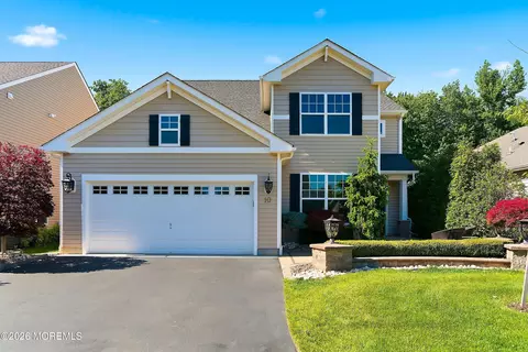 10 Cauthen Ct, Manalapan, NJ 07726
