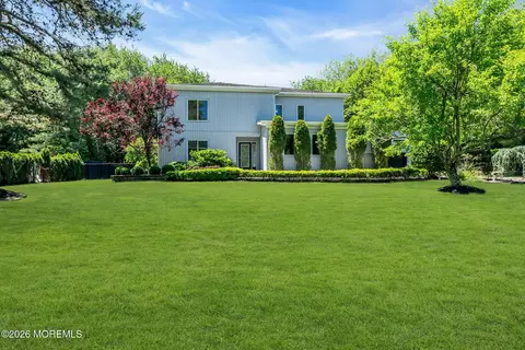 22 Oakdale Dr, Tinton Falls, NJ 07712