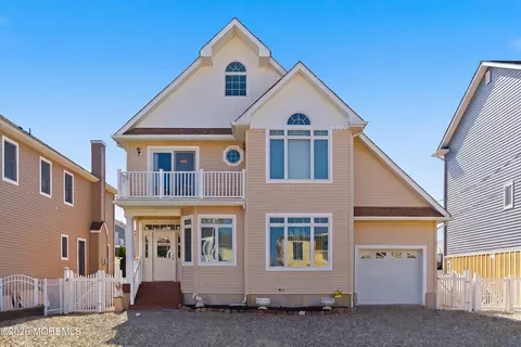 32 Halsey Dr, Brick, NJ 08723