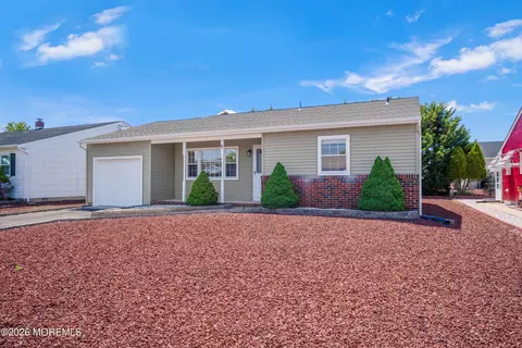 9 Norway Rd, Toms River, NJ 08757