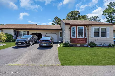 22 Alpine Rd # B, Whiting, NJ 08759