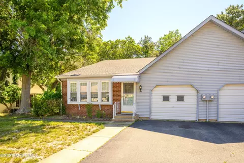 8 Portsmouth St # A, Whiting, NJ 08759