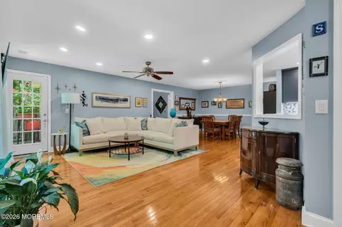 364 Mayfair Pl, Morganville, NJ 07751