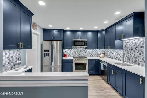364 Mayfair Pl, Morganville, NJ 07751