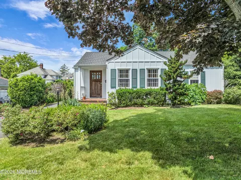 81 7th Ave, Atlantic Highlands, NJ 07716