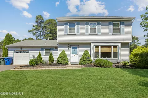 61 Charles Dr, Tinton Falls, NJ 07753