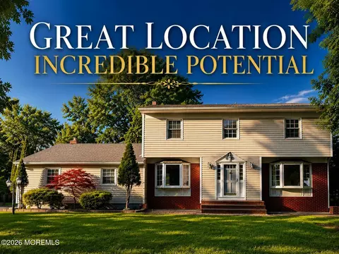 17 Arbach Ln, Manalapan, NJ 07726