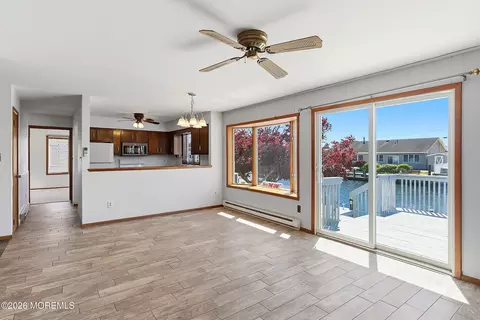 Living - 832 Forepeak Dr, Forked River, NJ 08731 photo 5 of 7