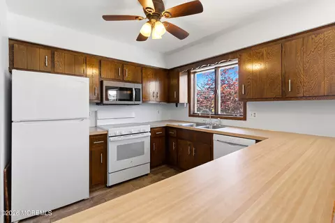 Kitchen - 832 Forepeak Dr, Forked River, NJ 08731 photo 1 of 2