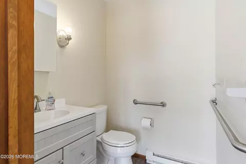 Bath - 832 Forepeak Dr, Forked River, NJ 08731 photo 1 of 6