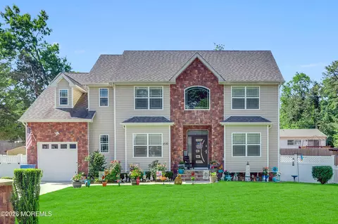 1532 Lawrence Ave, Toms River, NJ 08757