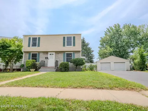 83 Barkalow Ave, Freehold, NJ 07728