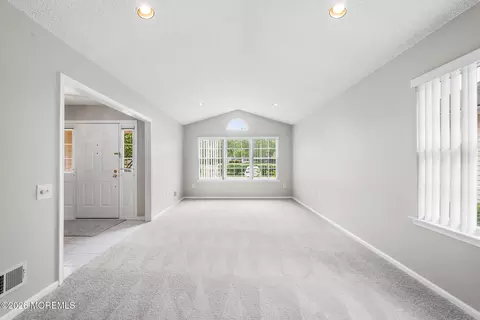 281 Mockingbird Dr, Monroe, NJ 08831 photo 9