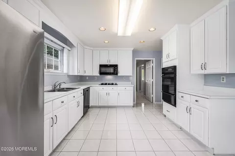 281 Mockingbird Dr, Monroe, NJ 08831 photo 15