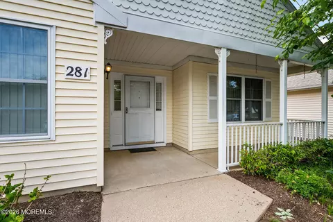 281 Mockingbird Dr, Monroe, NJ 08831 photo 4