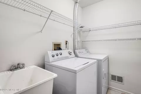 281 Mockingbird Dr, Monroe, NJ 08831 photo 36