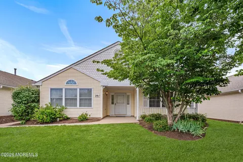 281 Mockingbird Dr, Monroe, NJ 08831