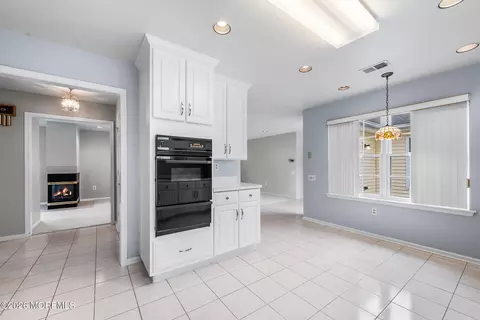 281 Mockingbird Dr, Monroe, NJ 08831 photo 17
