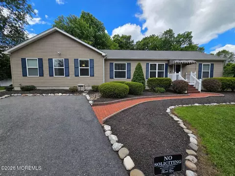 49 Flannigan Dr, Howell, NJ 07731