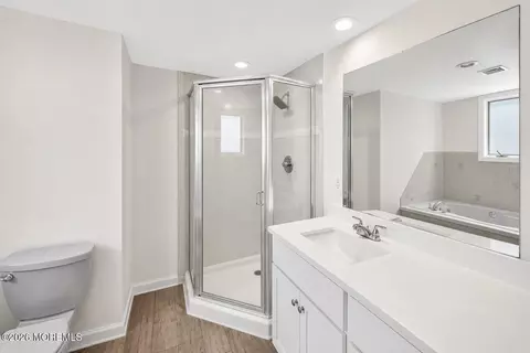 Bath - 705 Nautilus Blvd, Forked River, NJ 08731 photo 2 of 3