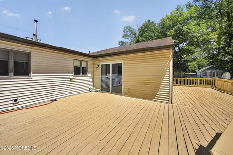 Exterior - 705 Nautilus Blvd, Forked River, NJ 08731 photo 3 of 8