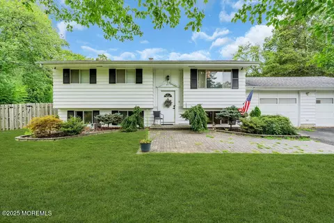 624 Fort Plains Rd, Howell, NJ 07731