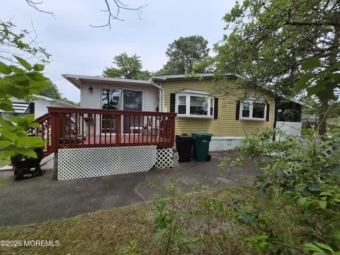 53 Panda Ln, Whiting, NJ 08759