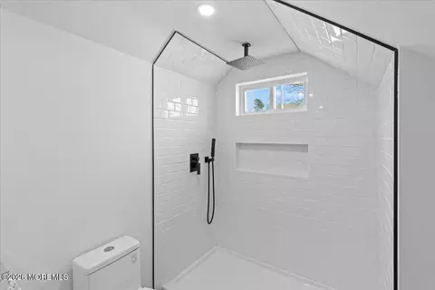 Bath - 353 Constitution Dr, Forked River, NJ 08731 photo 4 of 6