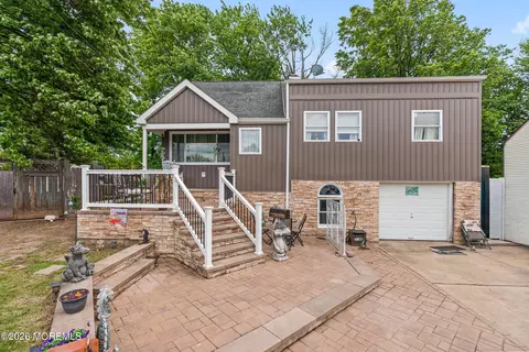 251 Arlington Dr, Fords, NJ 08863