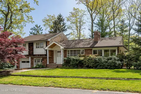 706 Hillside Ave, Pine Beach, NJ 08741