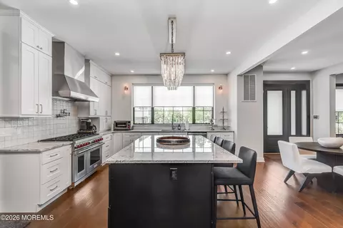 3 Blue Marl Ln, Marlboro, NJ 07746