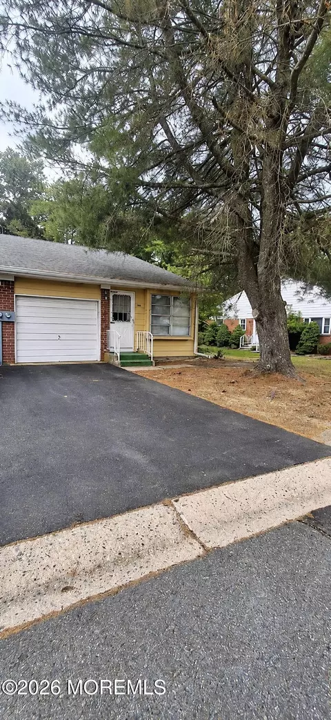 14 B Lenape Dr, Whiting, NJ 08759