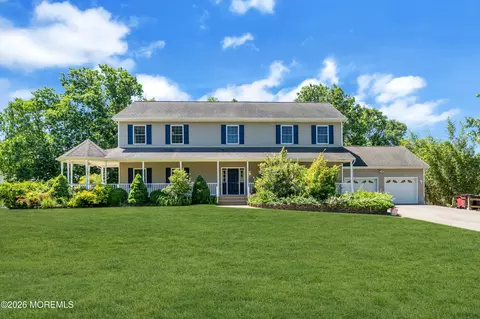 563 Vanderbilt Ave, Bayville, NJ 08721