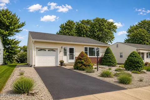 160 Westbrook Dr, Toms River, NJ 08757