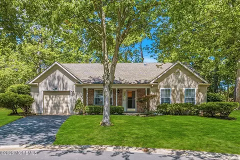148 Morning Glory Ln, Whiting, NJ 08759