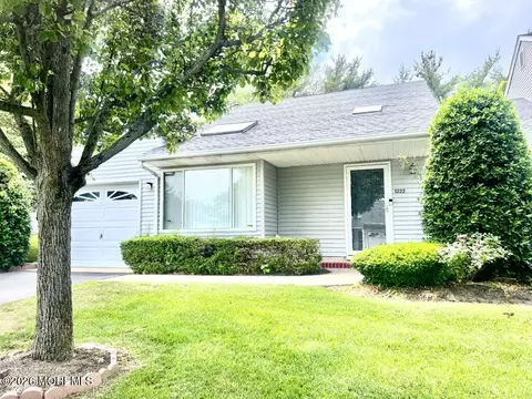 1222 Holmes Ct, Neptune City, NJ 07753