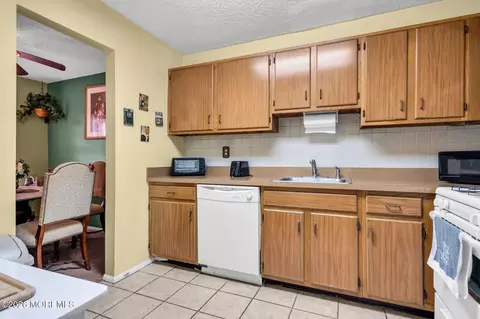Kitchen - 163 Lilac Ct, Jackson, NJ 08527 photo 2 of 2