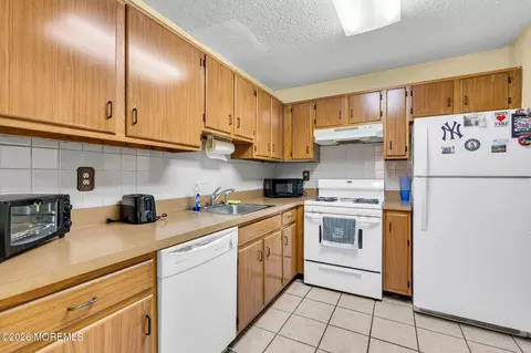 Kitchen - 163 Lilac Ct, Jackson, NJ 08527 photo 1 of 2