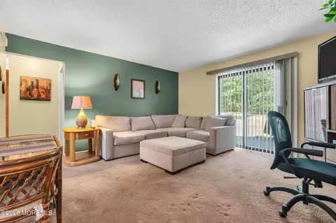 Living - 163 Lilac Ct, Jackson, NJ 08527 photo 1 of 2