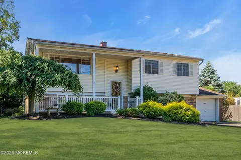 1069 Fairview Dr, Toms River, NJ 08753