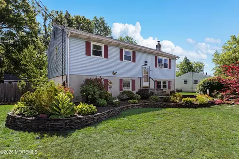 31 W Shore Dr, Southampton, NJ 08088