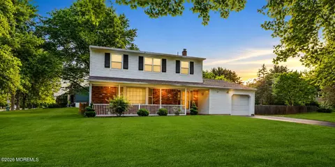 1 Zimm Ln, Jackson, NJ 08527