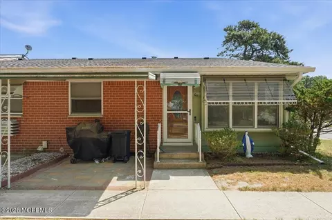 10 H Bennington Ln, Manchester, NJ 08759